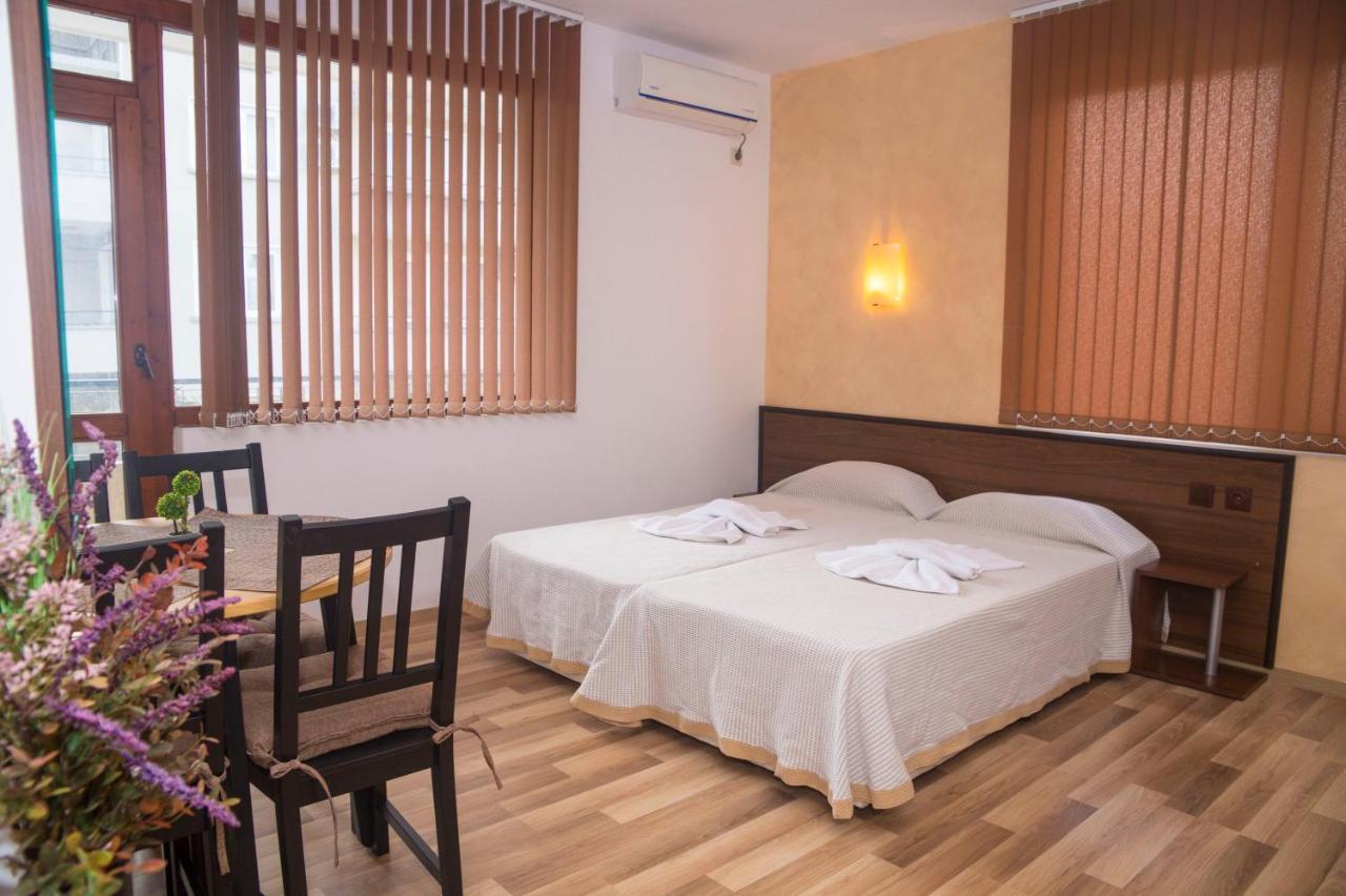 Chrystal Guest House Obzor Exteriér fotografie