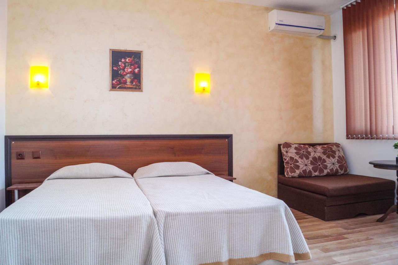 Chrystal Guest House Obzor Exteriér fotografie